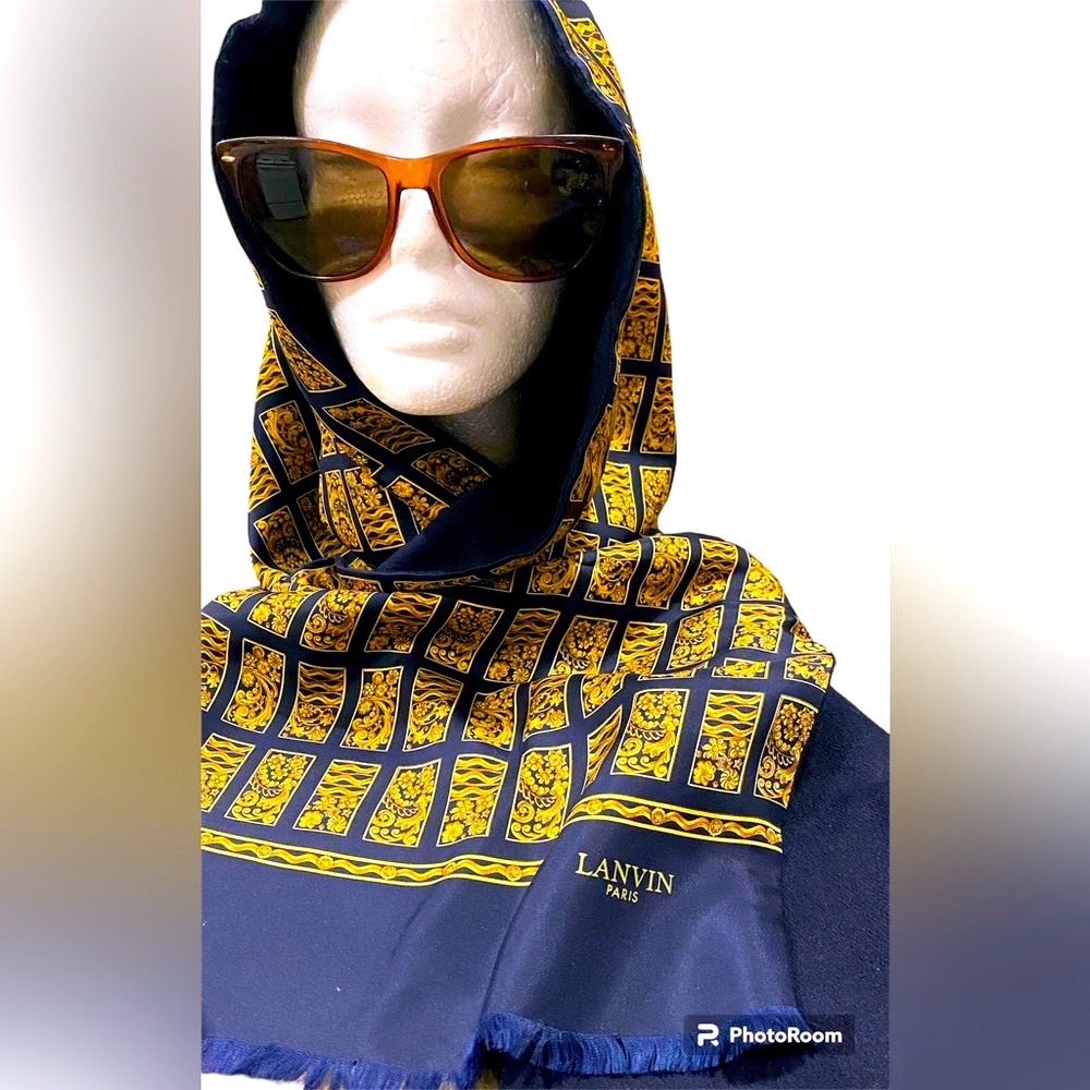 🇮🇹LANVIN~Authentic Cashmere/Silk Royal & Navy Blue Scarf Logo/Front 
Unisex!!!